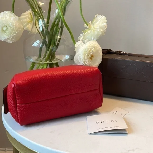 ❤️ NWT Gucci Authentic Cosmetic Bag Red Leather with Gucci Logo - Picture 9 of 10